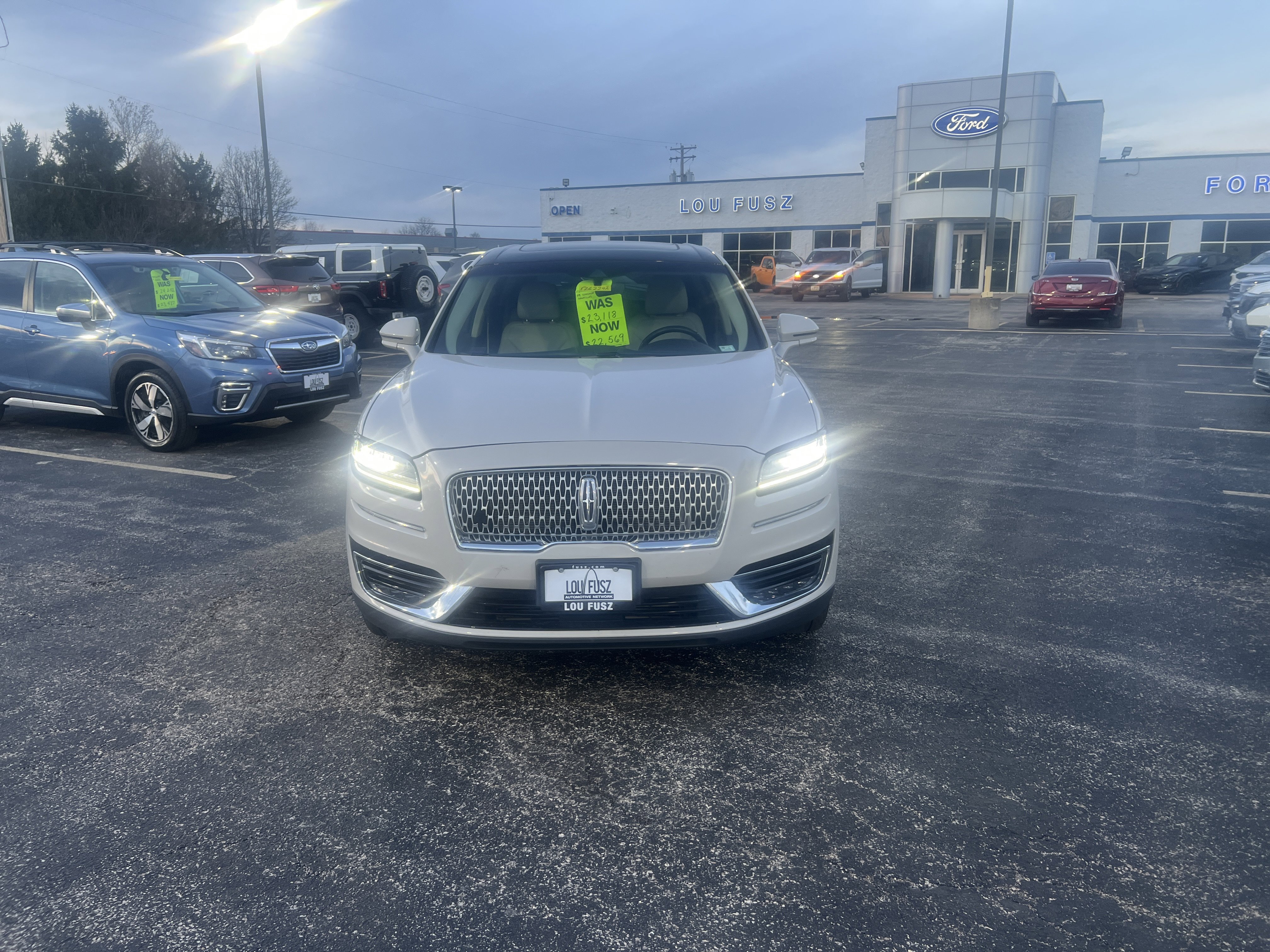 Used 2019 Lincoln Nautilus Select image 3