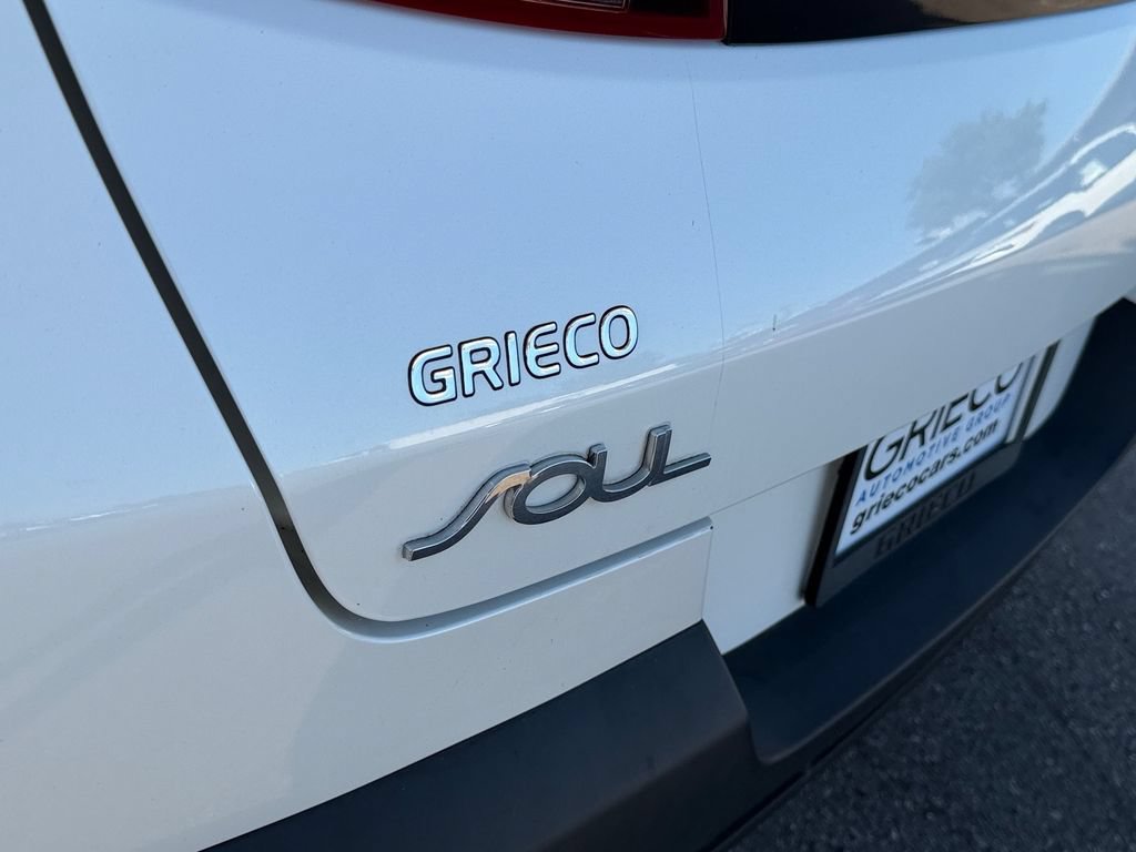 Used 2021 Kia Soul S FWD image 14
