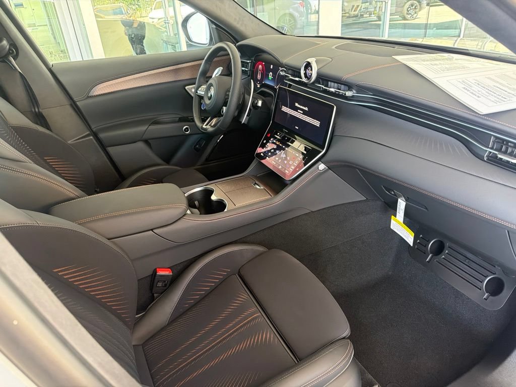 Used 2025 Maserati Grecale Folgore AWD/4WD image 16