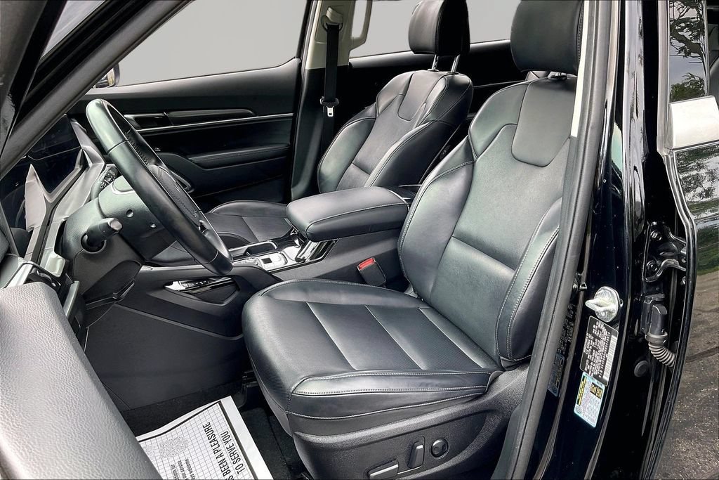 Used 2024 Kia Telluride S w/ S Sunroof Package FWD image 24