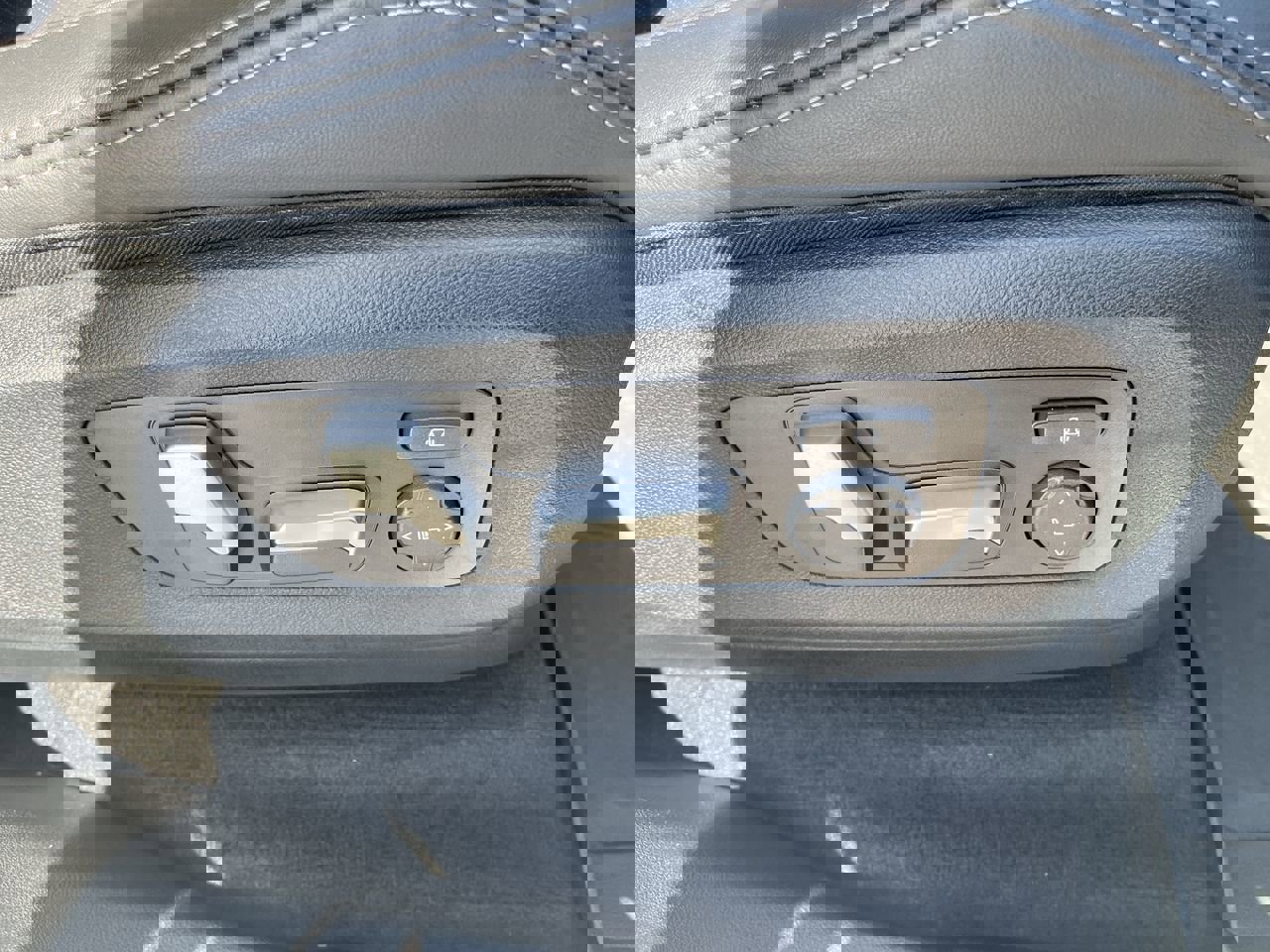 Certified 2024 BMW X5 sDrive40i w/ Premium Package image 38