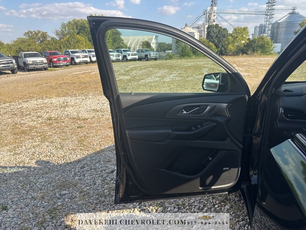 Certified 2023 Chevrolet Traverse Premier w/ Redline Edition AWD/4WD image 9