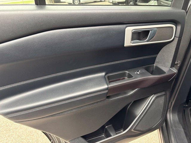 Used 2020 Ford Explorer XLT w/ Equipment Group 202A RWD image 18