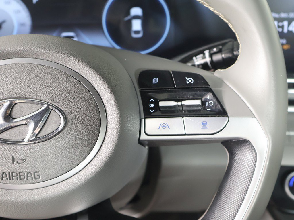 Used 2023 Hyundai Elantra SEL w/ Convenience Package FWD image 40