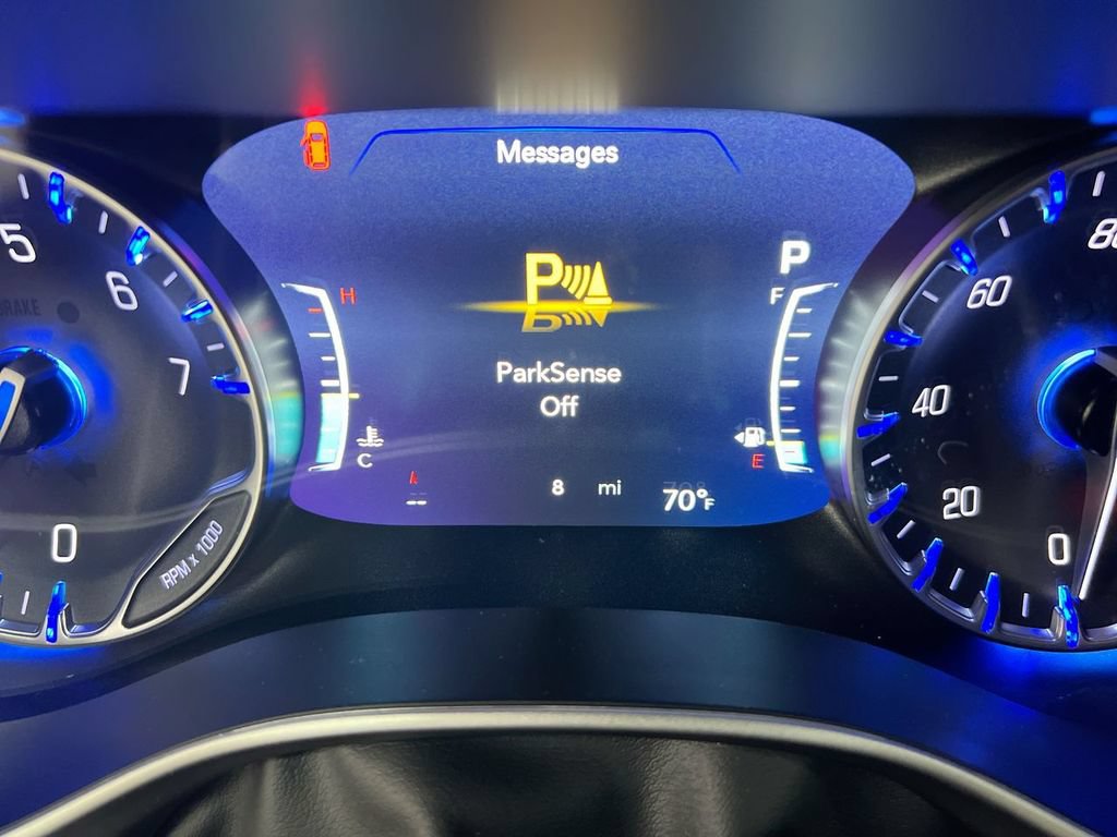 New 2027 Chrysler Pacifica Limited w/ Family Tech Group AWD/4WD image 13