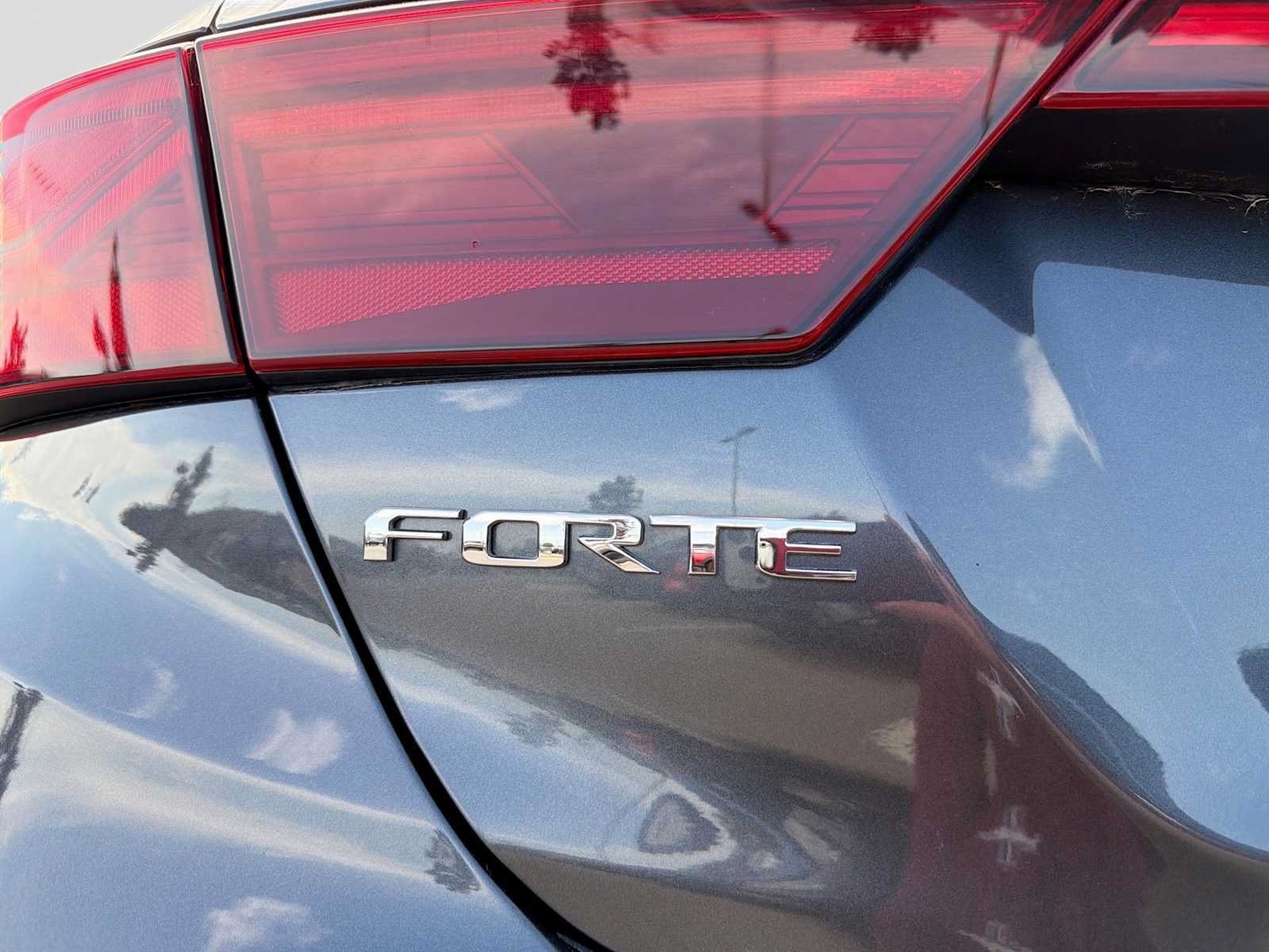 Used 2021 Kia Forte LXS FWD image 12