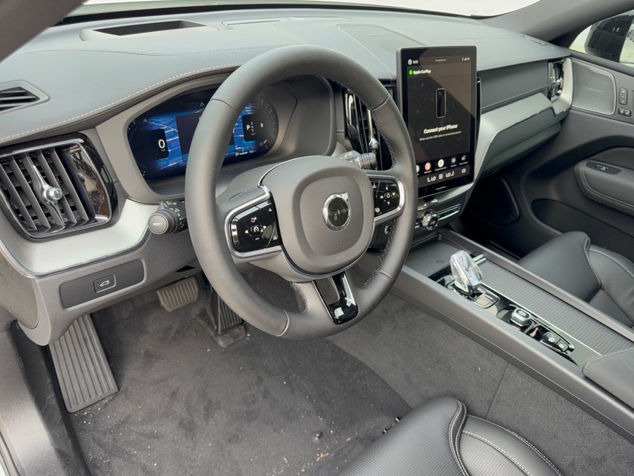New 2026 Volvo XC60 B5 Ultra w/ Protection Package Premier AWD/4WD image 4