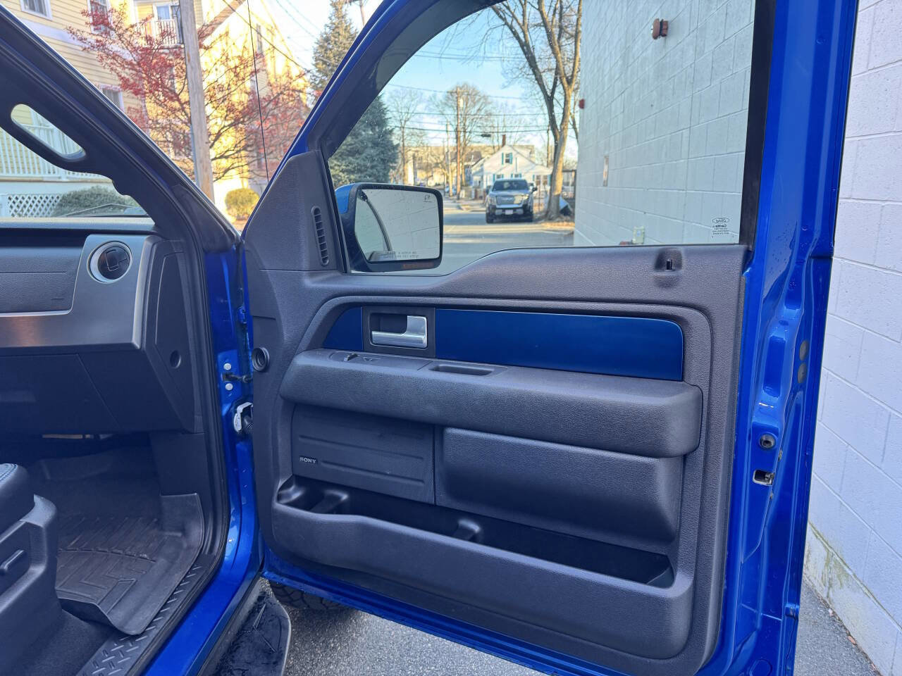 Used 2013 Ford F150 Raptor w/ Luxury Equipment Group image 21