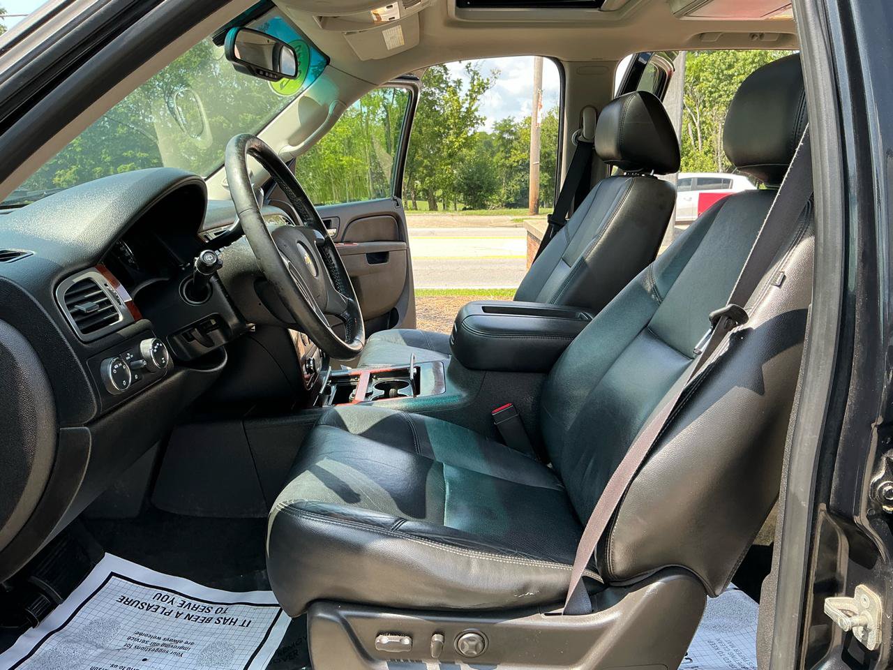 Used 2012 Chevrolet Suburban LTZ AWD/4WD image 16