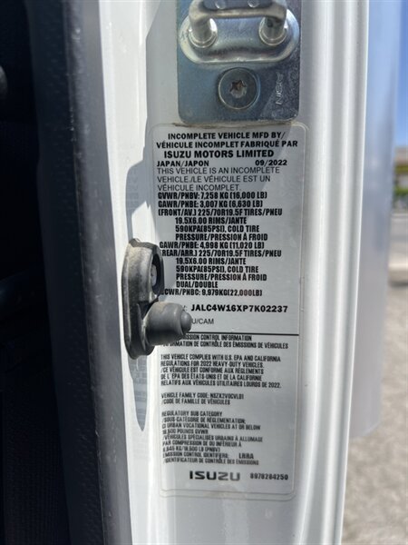 Used 2023 Isuzu NPR RWD image 7