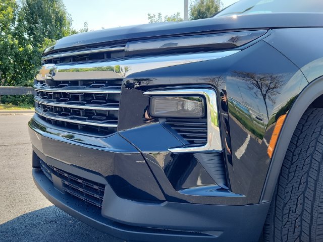 New 2027 Chevrolet Traverse LT w/ Driver Confidence Package FWD image 10