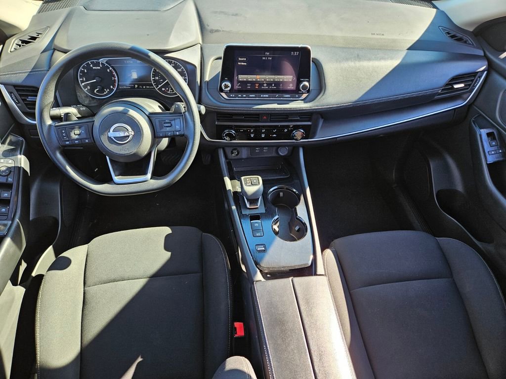 Used 2024 Nissan Rogue S image 9
