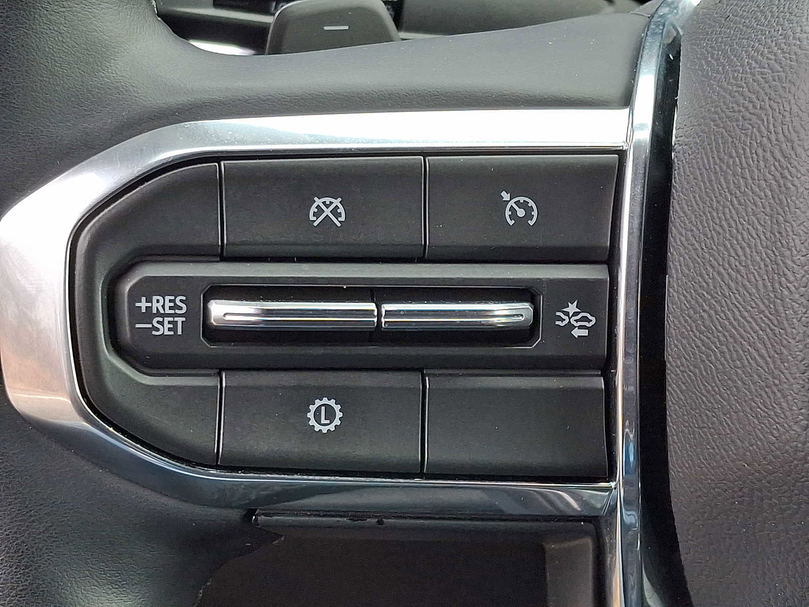 Used 2024 GMC Acadia Elevation image 22