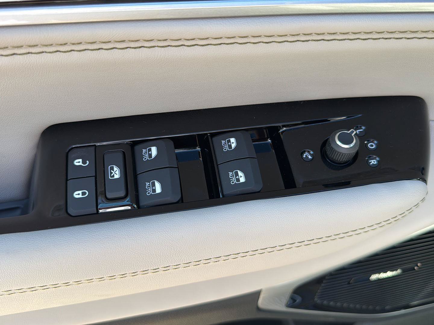 New 2026 Jeep Grand Wagoneer Limited AWD/4WD image 17