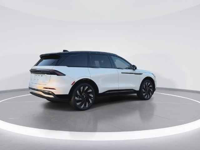 New 2026 Lincoln Nautilus Reserve w/ Jet Appearance Package AWD/4WD image 8