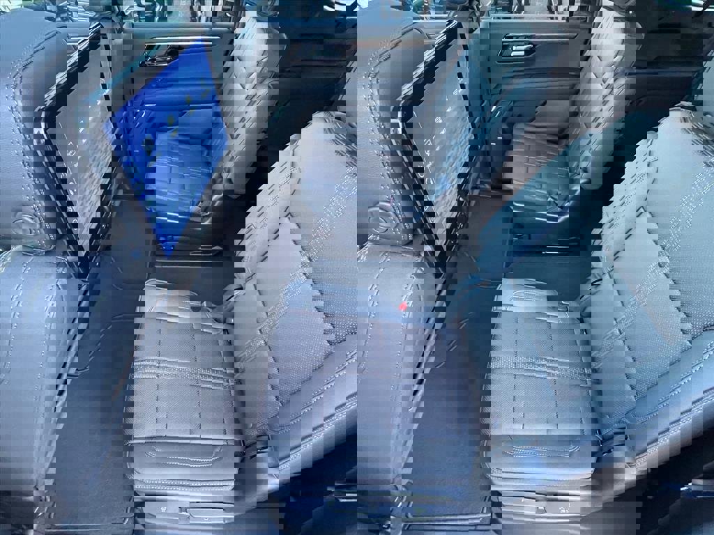 New 2026 Chevrolet Suburban High Country image 24