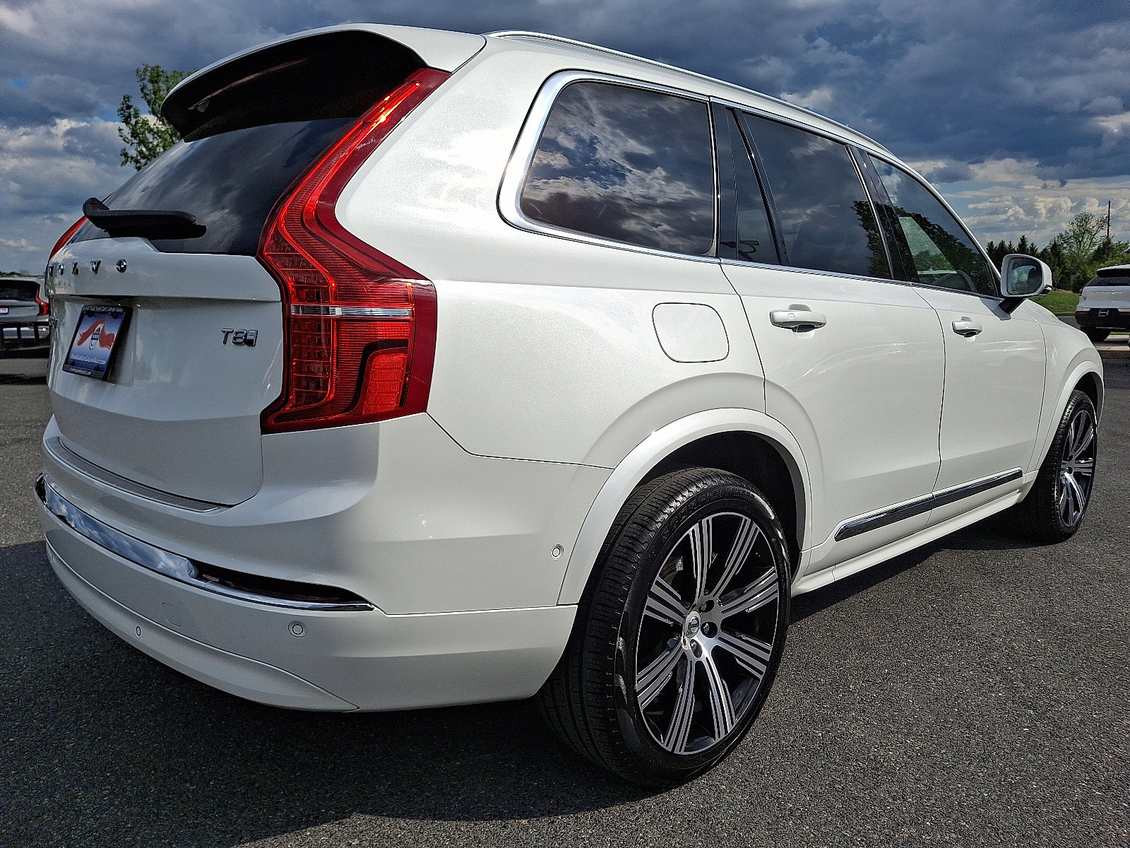 Used 2025 Volvo XC90 T8 Plus image 6