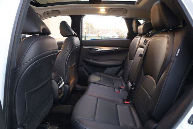 Used 2023 INFINITI QX50 Luxe FWD image 18