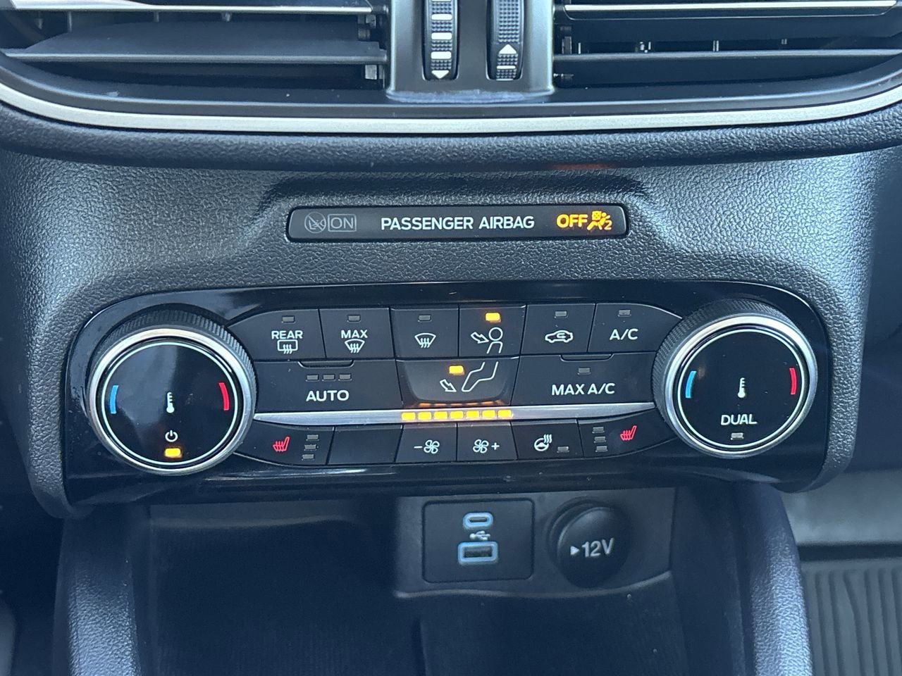 Used 2022 Ford Escape SEL w/ SEL Stealth AWD Package image 18