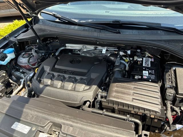 Used 2023 Volkswagen Tiguan SE w/ Panoramic Sunroof Package AWD/4WD image 9