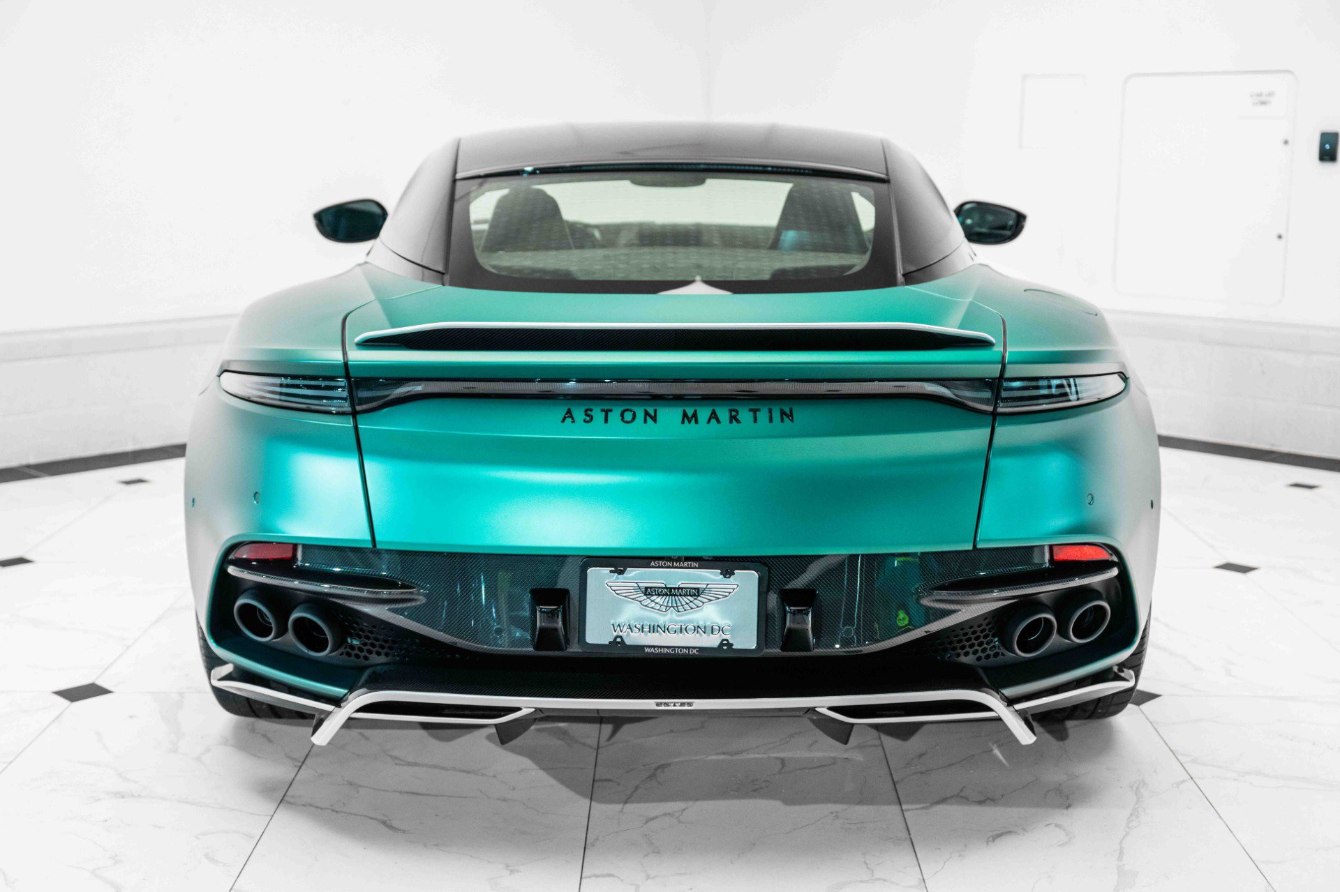 Used 2023 Aston Martin DBS Coupe RWD image 36