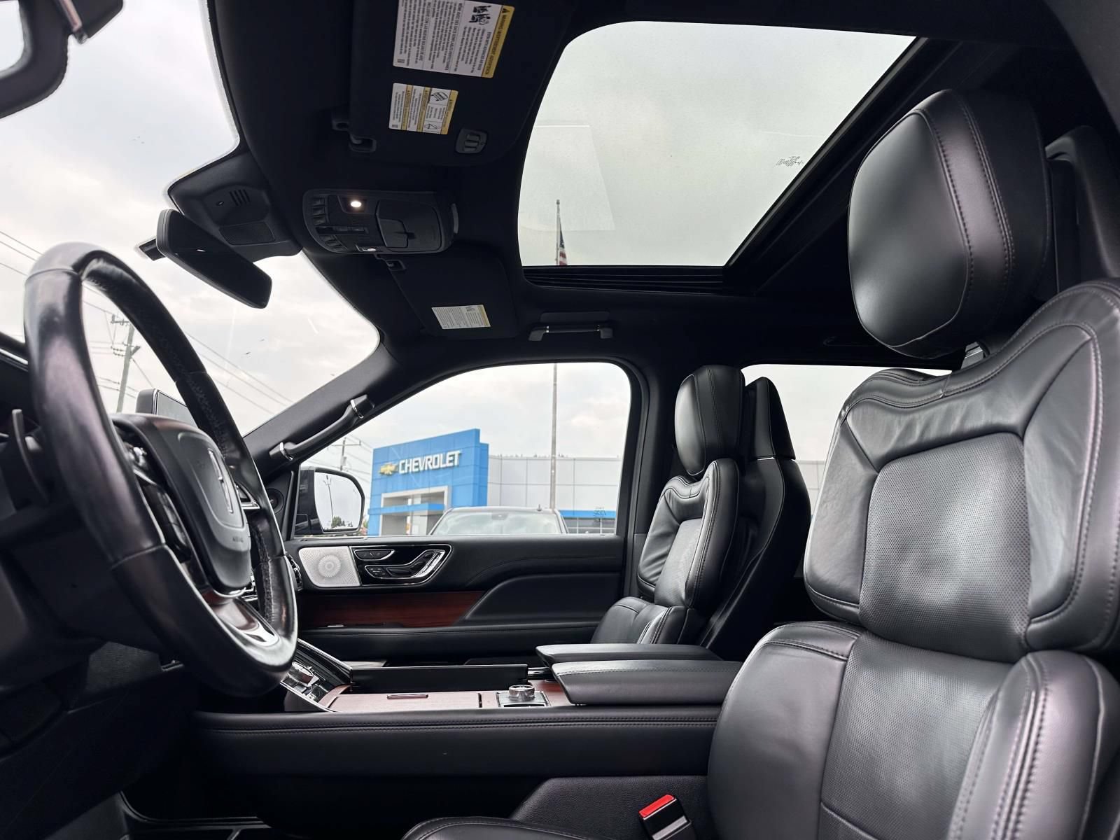 Used 2022 Lincoln Navigator Reserve AWD/4WD image 23