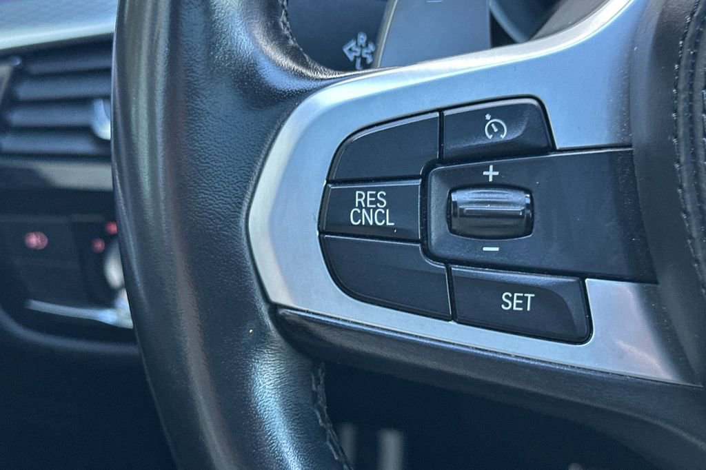 Used 2019 BMW 530e w/ M Sport Package image 27