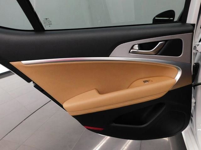 Used 2022 Genesis G70 3.3T image 19