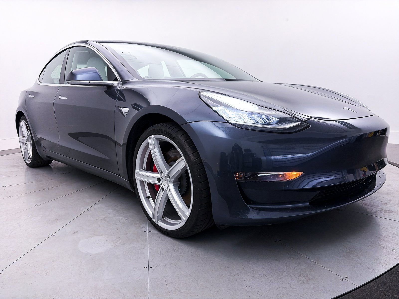 Used 2020 Tesla Model 3 Performance image 8