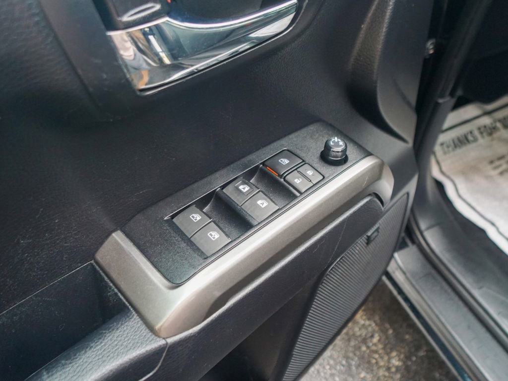 Used 2020 Toyota Tacoma Limited image 19