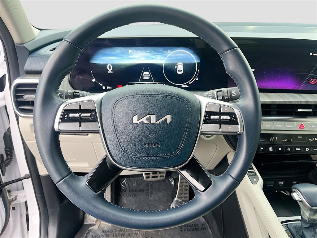 Used 2025 Kia Telluride SX image 11
