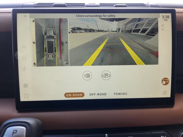 Used 2024 Land Rover Defender 130 X-Dynamic SE AWD/4WD image 17