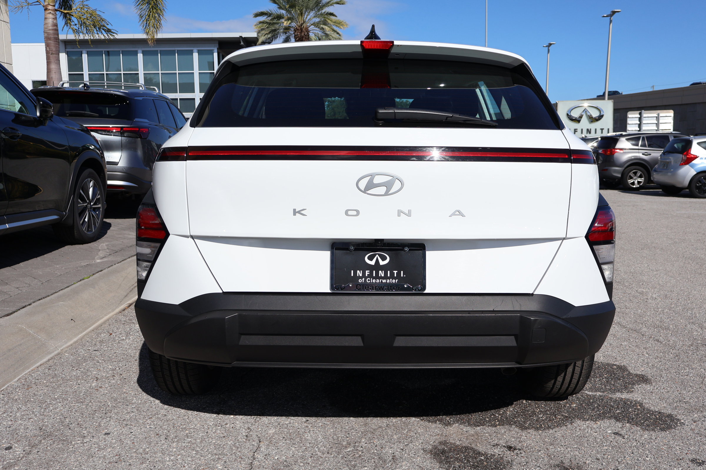 Used 2024 Hyundai Kona SE image 7