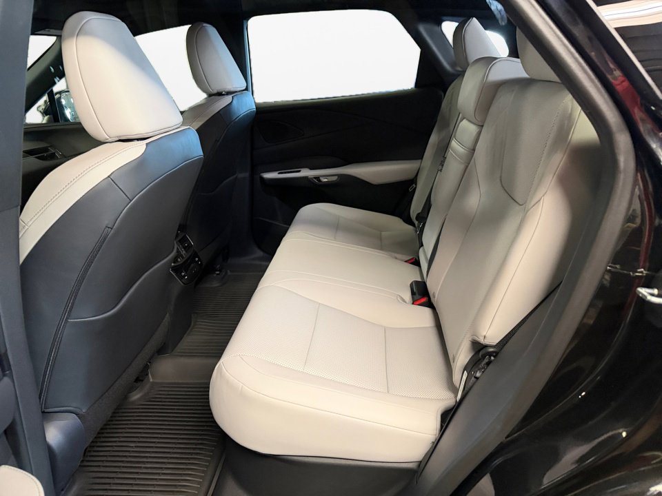 Used 2025 Lexus RX 350 F Sport w/ Convenience Package image 16
