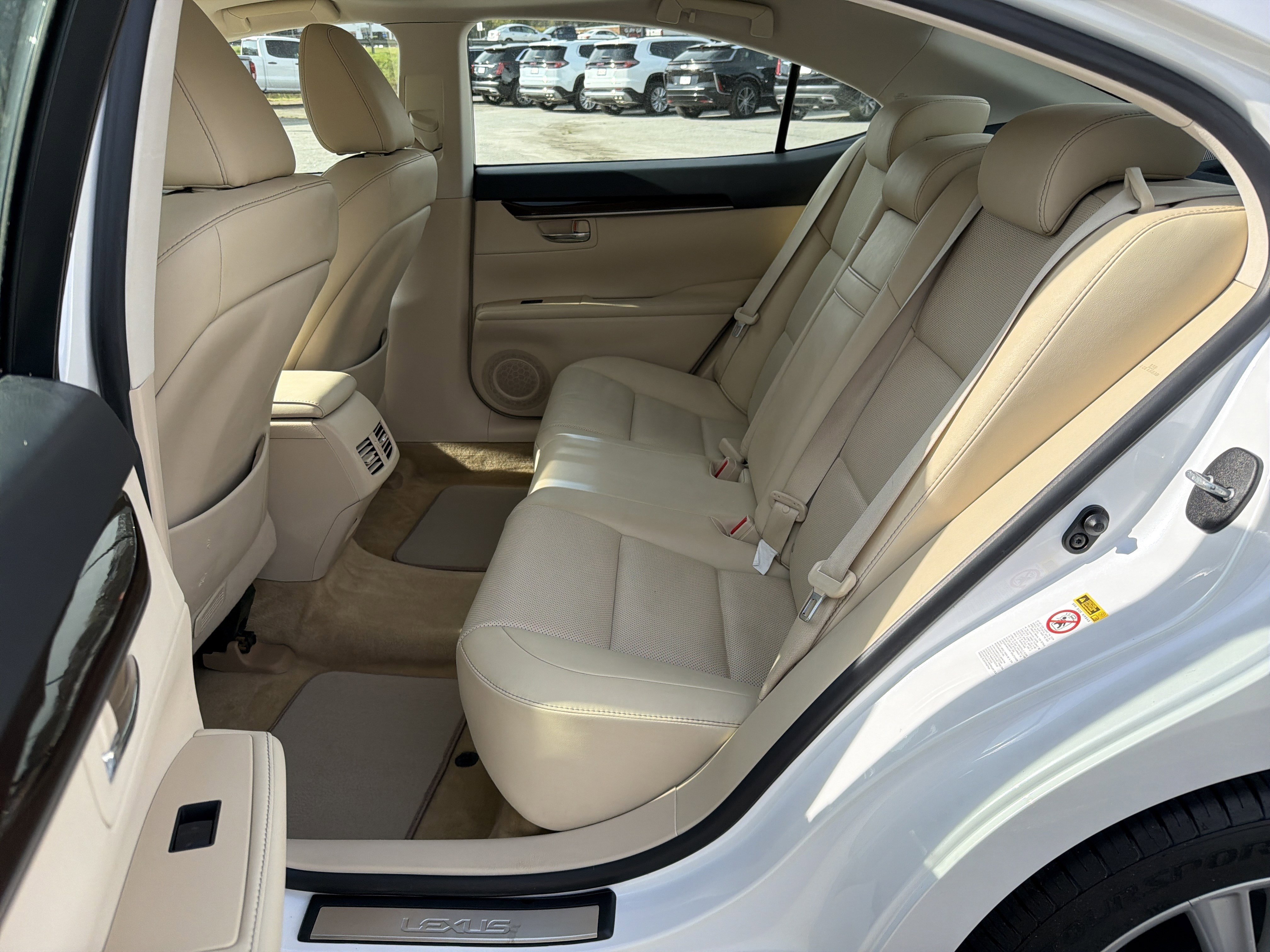 Used 2014 Lexus ES 350 4dr Car w/ Premium Package image 23