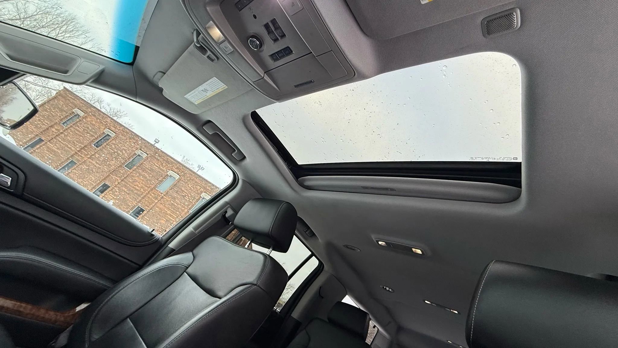 Used 2015 Chevrolet Suburban LTZ image 20