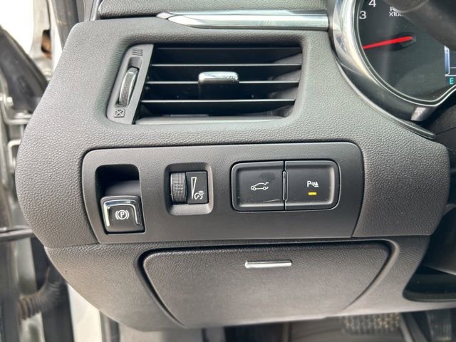 Used 2015 Chevrolet Impala LT w/ Convenience Package image 22