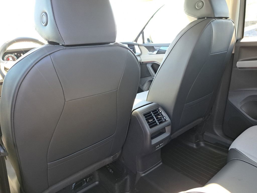 New 2026 Volkswagen Tiguan SE image 21