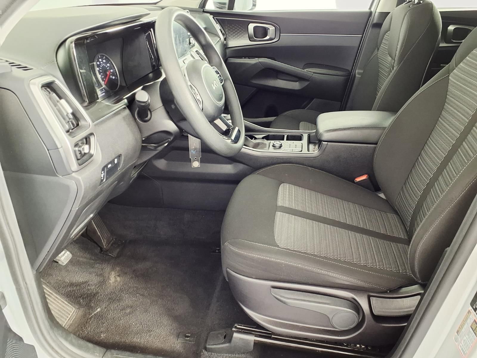 Used 2022 Kia Sorento LX FWD image 14