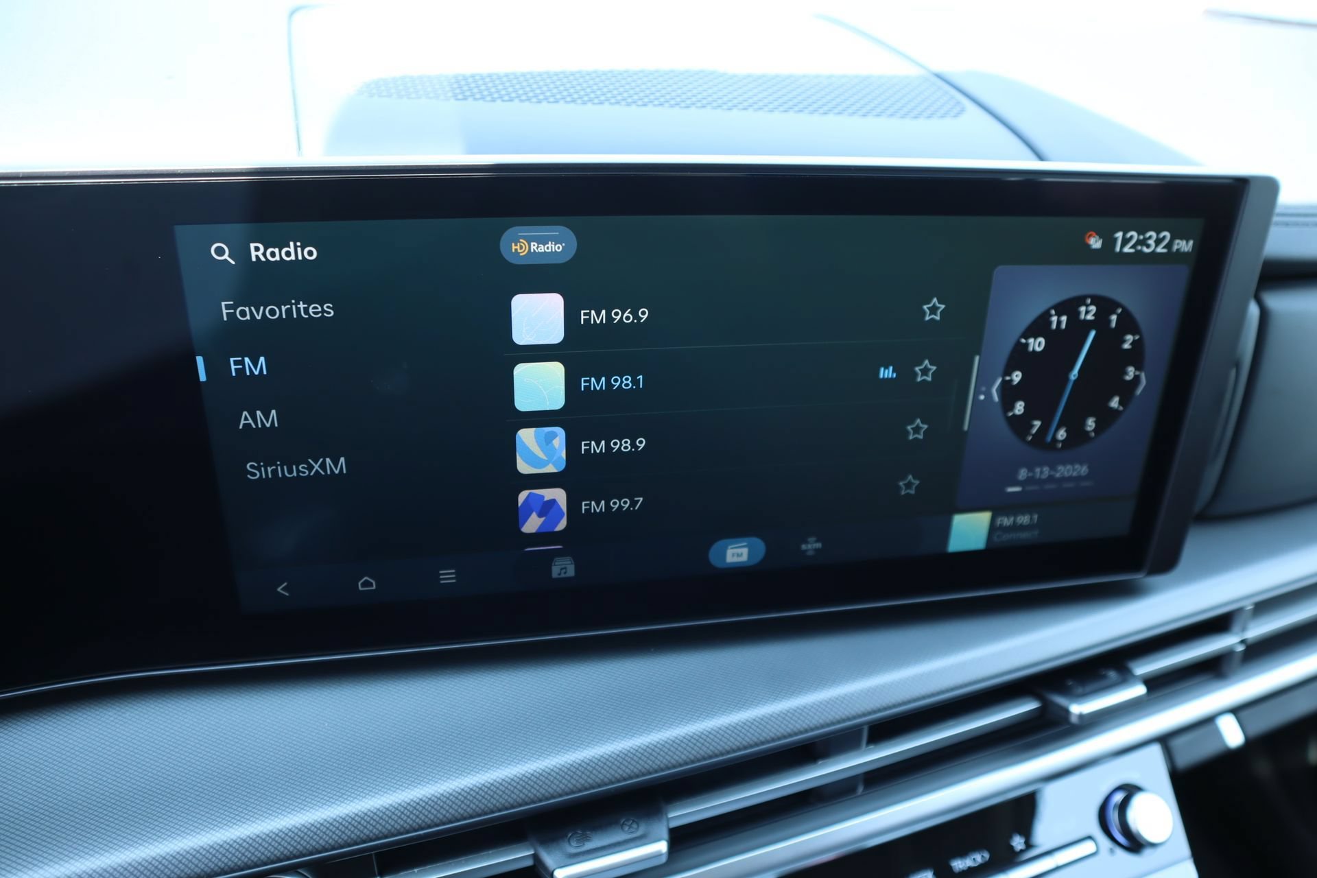 New 2027 Hyundai Santa Fe SE FWD image 13