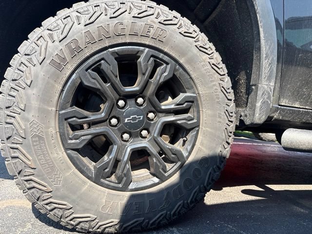 Used 2023 Chevrolet Silverado 1500 ZR2 AWD/4WD image 10