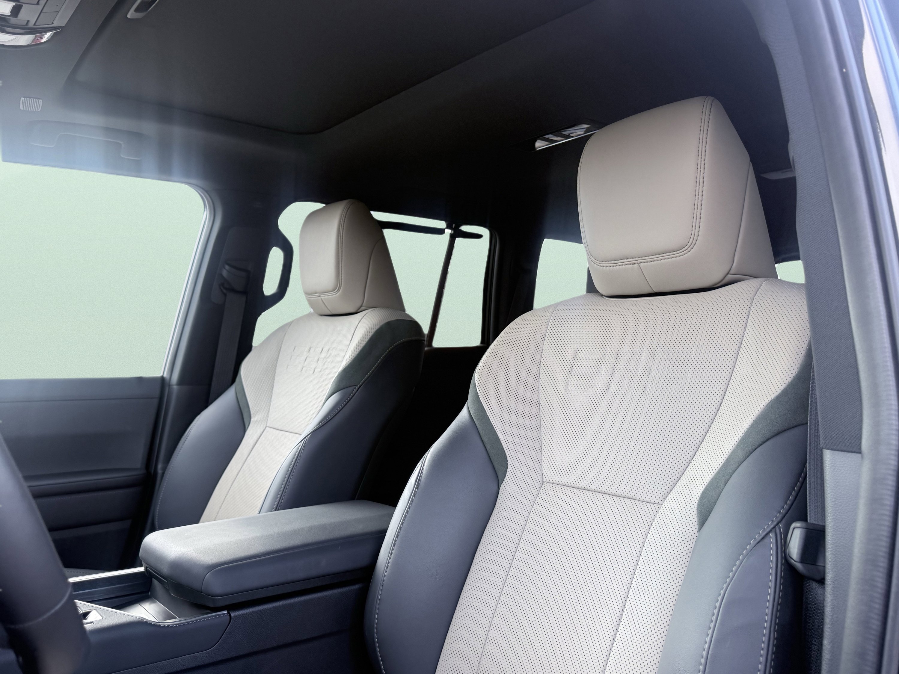 Used 2024 Lexus GX 550 image 15