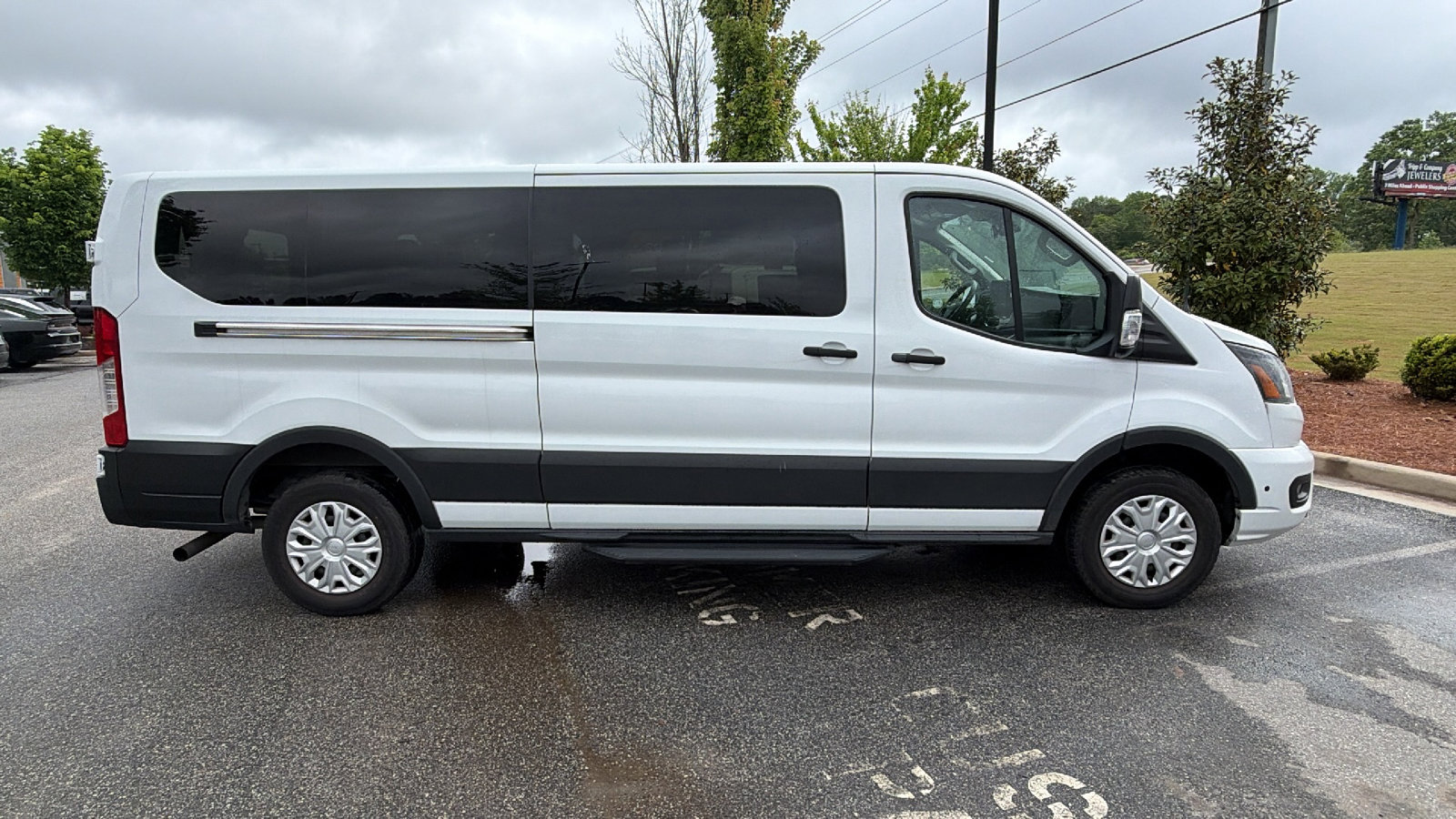 Used 2025 Ford Transit 350 XLT RWD image 7