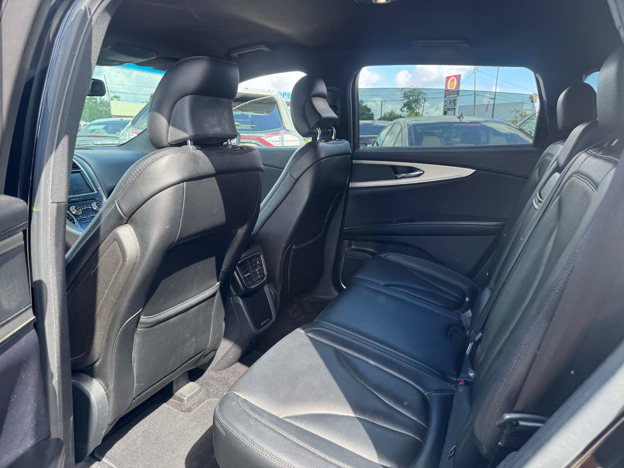 Used 2016 Lincoln MKX Premiere w/ Cargo Utility Package FWD image 8