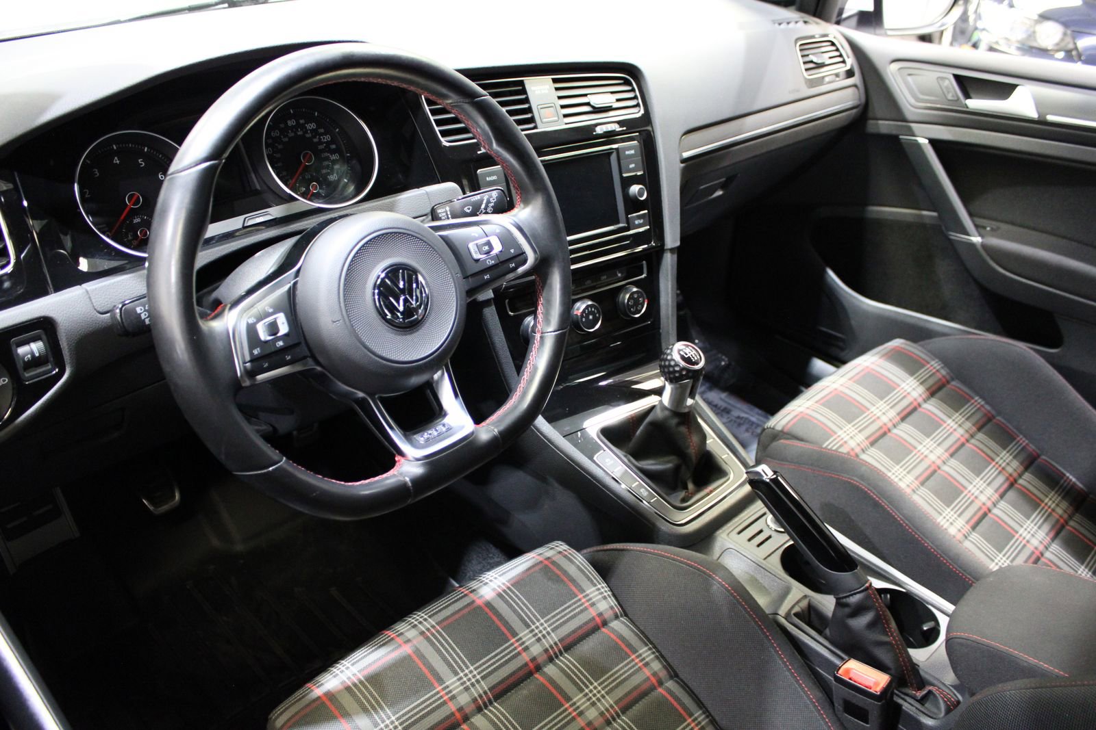 Used 2018 Volkswagen GTI S image 16