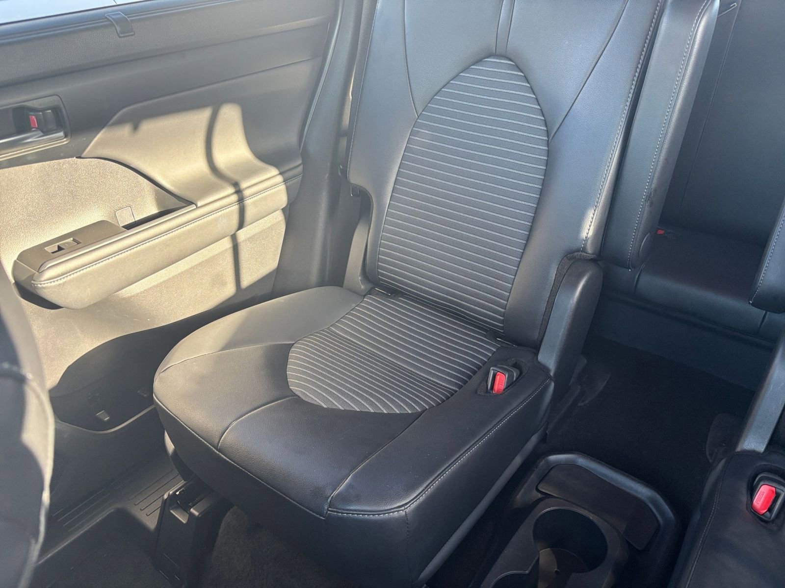 Used 2025 Toyota Highlander XSE AWD/4WD image 42