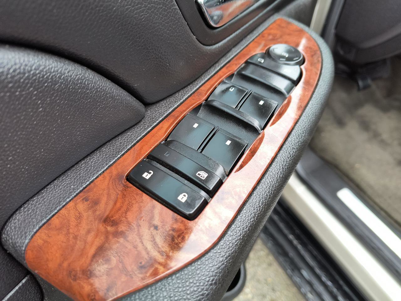 Used 2008 Chevrolet Avalanche LT RWD image 16