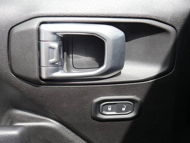 Used 2025 Jeep Wrangler Sport AWD/4WD image 11