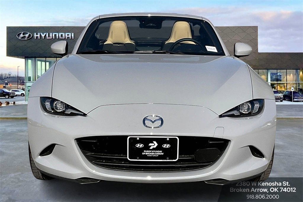 Used 2025 MAZDA MX-5 Miata RF Grand Touring image 3