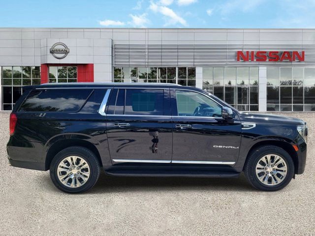 Used 2021 GMC Yukon XL Denali image 3